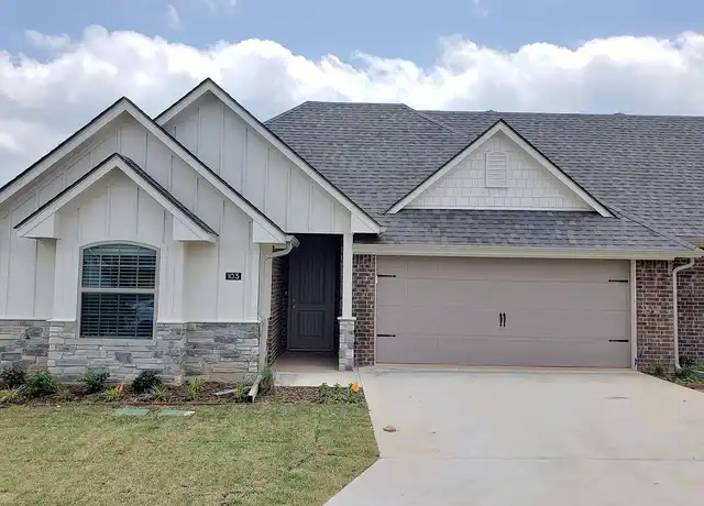 Property at 4300 Huntingtower Dr, Tyler, TX, 75707, 3 beds, 2 baths, [object Object]