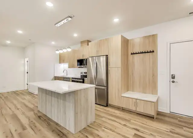 Property at 5126 S Kenwood Ave Unit 302, Chicago, IL, 60615, 4 beds, 4 baths, [object Object]