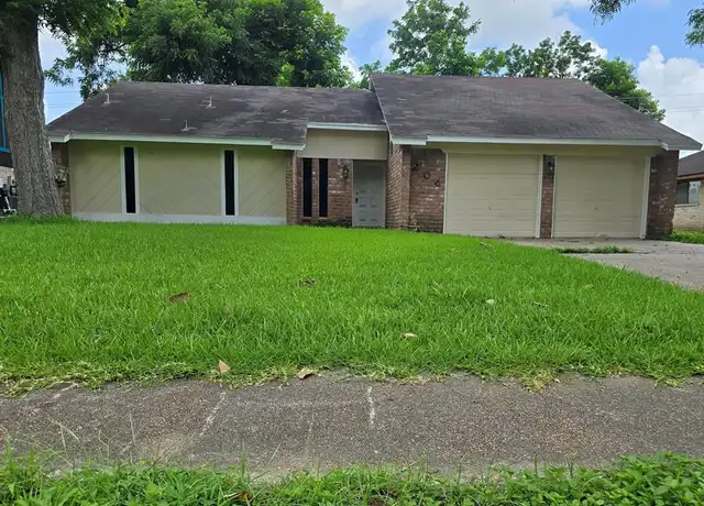 Property at 204 Huckleberry Dr, Lake Jackson, TX, 77566, 3 beds, 2 baths, [object Object]