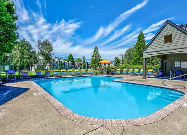 Photo of 375 Marche Chase Dr, Eugene, OR 97401