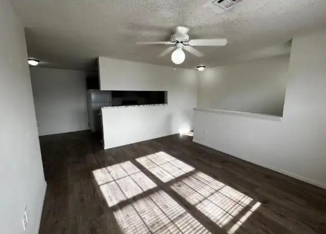 Property at 320 Free Kings Hwy, Pittsburg, KS, 66762, 2 beds, 2 baths, [object Object]