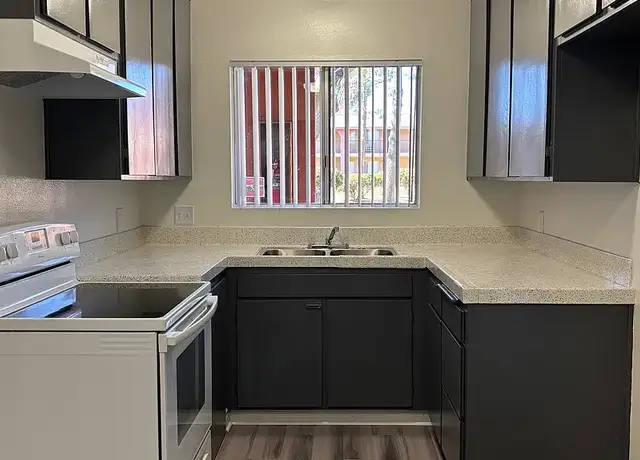 Photo of 38705 20th St E, Palmdale, CA 93550