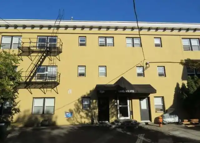Property at 2920 SE Ash St Unit 05, Portland, OR, 97214, 1 bed, 1 bath, [object Object]