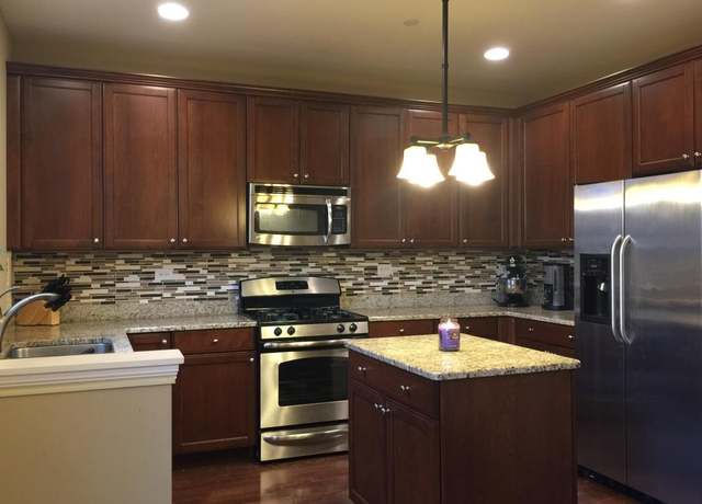 Photo of 2481 Waterbury Ln, Buffalo Grove, IL 60089