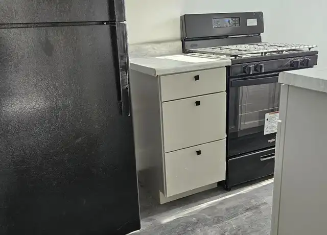 Property at 110 Market St Unit 3E, Perth Amboy, NJ, 08861, 1 bed, 1 bath, [object Object]