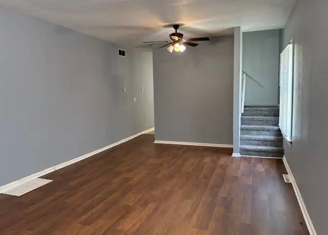 Property at 1604 W Selinger St Unit 2, Springfield, IL, 62702, 1 bed, 1 bath, [object Object]
