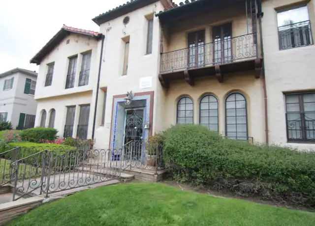 Property at 654 S Dunsmuir Ave Unit 106, Los Angeles, CA, 90036, 0 beds, 1 bath, [object Object]