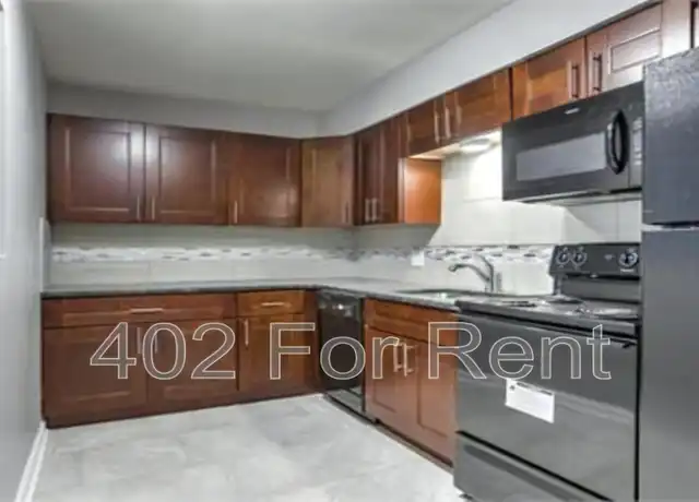 Property at 1410 N 45th St Unit 8, Omaha, NE, 68132, 1 bed, 1 bath, [object Object]