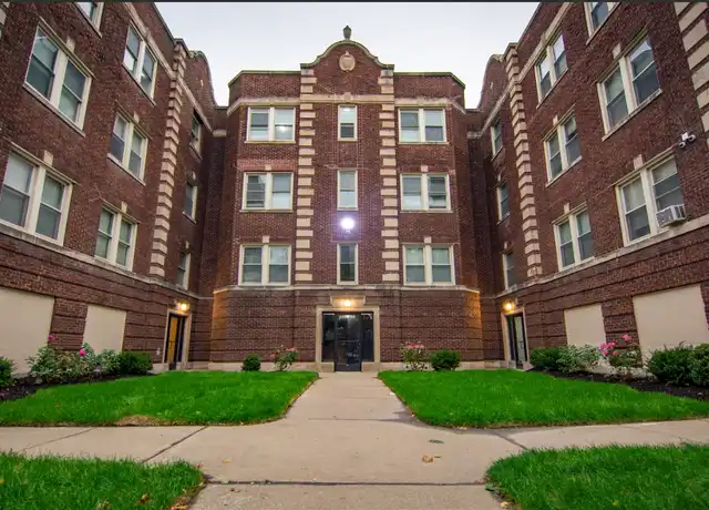 Property at 2836 E 78th St, Chicago, IL, 60649, 2 beds, 1 bath, [object Object]