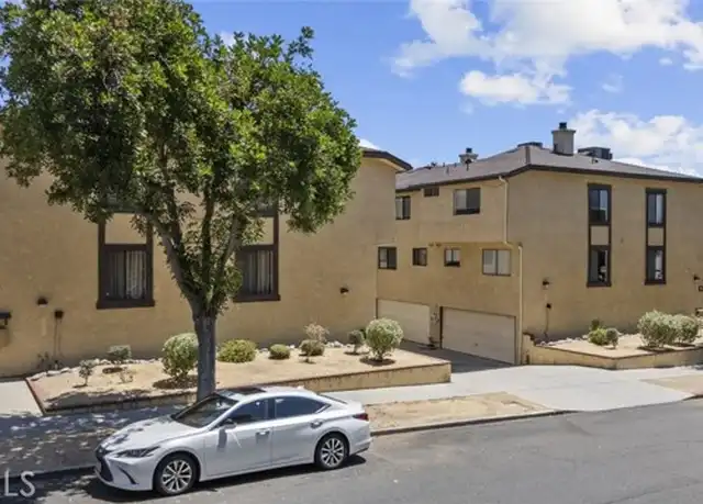 Property at 520 E Elmwood Ave Unit G, Burbank, CA, 91501, 3 beds, 2.5 baths, [object Object]