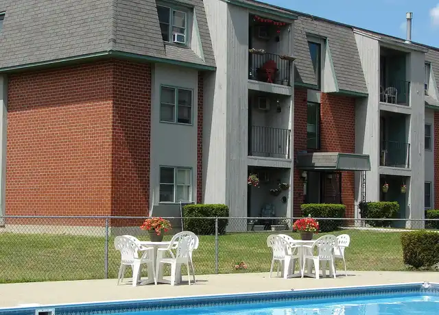 Property at Canterbury Commons - 312 Route 27, Raymond, NH, 03077, 1-2 bed, 1-1.5 bath, Contact for Price