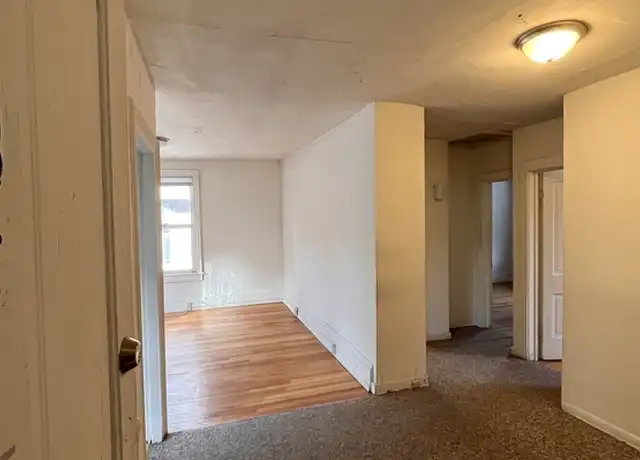 Property at 121 E Gorham St Unit 3, Madison, WI, 53703, 2 beds, 1 bath, [object Object]