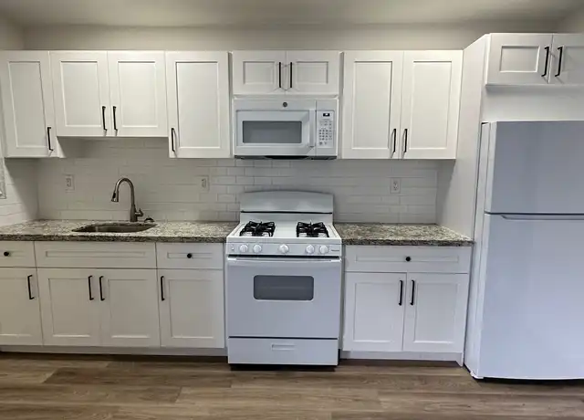 Property at 25 W 6th St Unit 3, Hialeah, FL, 33010, 1 bed, 1 bath, [object Object]