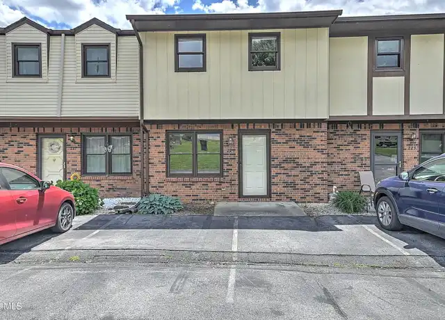 Property at 225 Oakcrest Cir, Bristol, VA, 24201, 2 beds, 1.5 baths, [object Object]