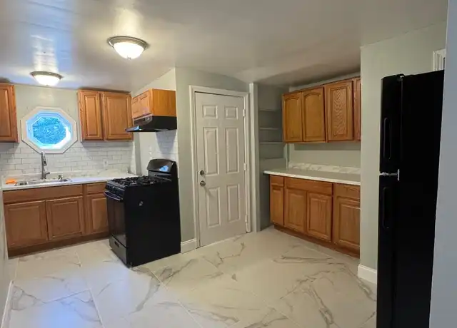 Property at 18 Castle St, New Haven, CT, 06513, 4 beds, 2 baths, [object Object]