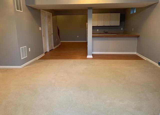 Photo of 333 Whipp Dr SE, Leesburg, VA 20175