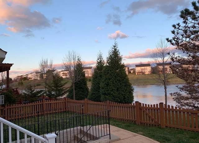 Photo of 333 Whipp Dr SE, Leesburg, VA 20175