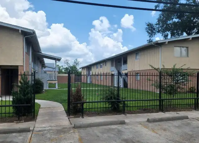 Property at 1604 W Cherry Ave, Orange, TX, 77630, 2 beds, 1 bath, [object Object]