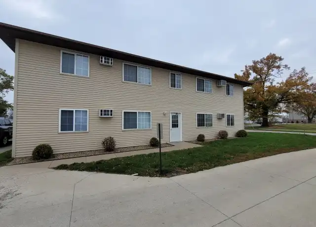 Property at 2911 5th St Unit 2, Marion, IA, 52302, 2 beds, 1 bath, [object Object]
