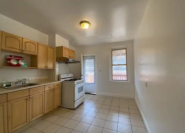 Property at 884 Huntington Ave Unit 3, Boston, MA, 02115, 4 beds, 1 bath, [object Object]
