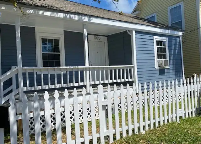Property at 1020 13th St, Galveston, TX, 77550, 3 beds, 1.5 baths, [object Object]