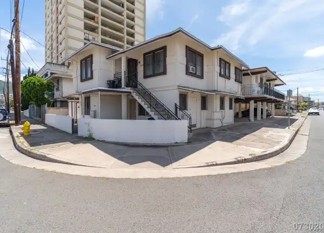 Property at 763 Paani St, Honolulu, HI, 96826, 1 bed, 1 bath, [object Object]