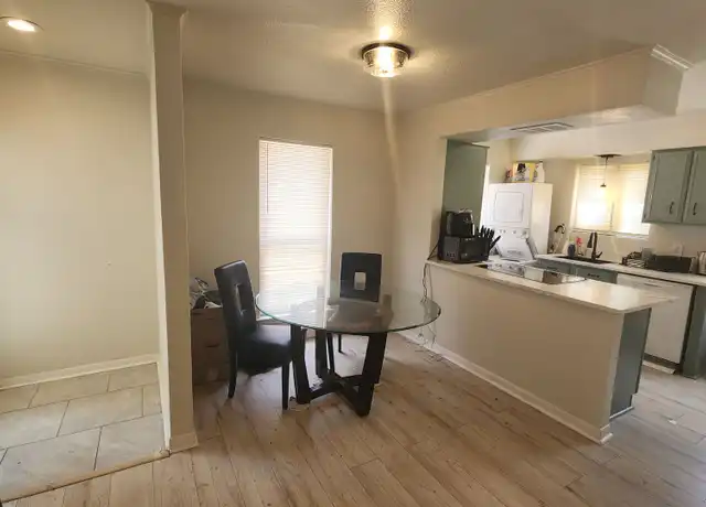 Property at 1005 W Martin Luther King Junior Blvd Unit B, Austin, TX, 78701, 3 beds, 1 bath, [object Object]