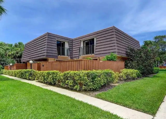 Property at 1302 13th Ct, Jupiter, FL, 33477, 2 beds, 2.5 baths, [object Object]