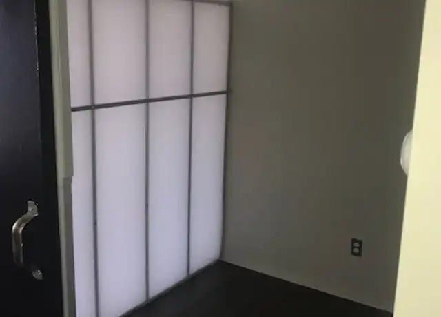 Property at 249 S Crooks Rd Unit 10, Clawson, MI, 48017, 1 bed, 1 bath, [object Object]