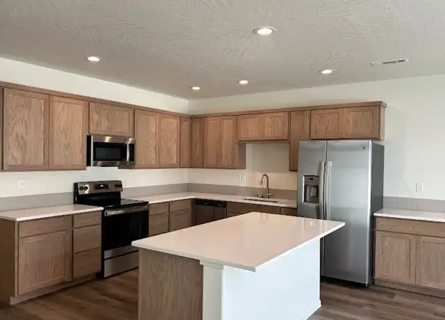 Property at 3686 S Roosevelt St, Kennewick, WA, 99338, 3 beds, 2.5 baths, [object Object]