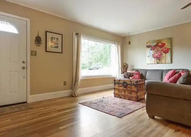 Property at 14807 Ashdale Ave, Woodbridge, VA, 22193, 4 beds, 2 baths, [object Object]