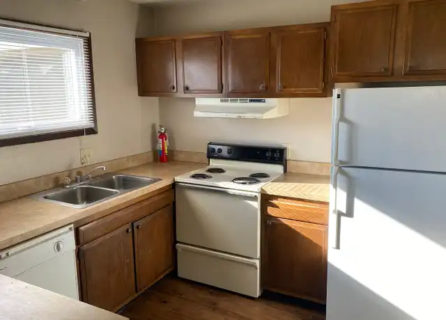 Property at Quail Creek Apts. - 2111 Kasold Dr, Lawrence, KS, 66047, 3 beds, 2 baths, [object Object]