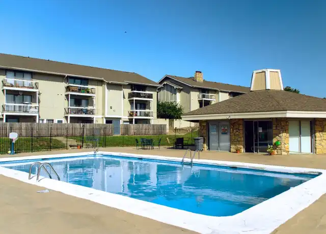 Property at Quail Creek Apts. - 2111 Kasold Dr, Lawrence, KS, 66047, 2 beds, 1.5 baths, [object Object]