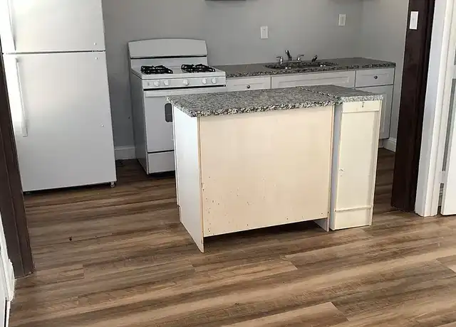 Property at Sycamore Creek Apartments - 3024 Mt Vernon Ave, Fort Worth, TX, 76103, 1 bed, 1 bath, [object Object]