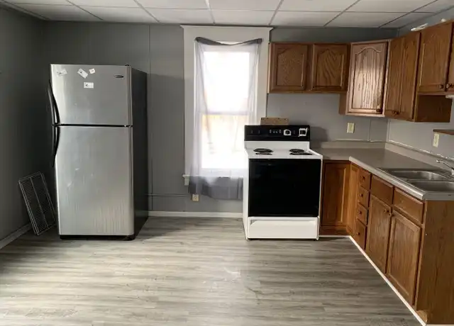 Property at 110 E 4th Ave Unit B, Stanley, WI, 54768, 2 beds, 1 bath, [object Object]