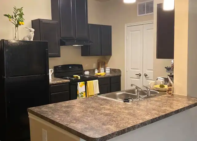 Property at 505 Sunset Dr Unit 101, Lindale, TX, 75771, 1 bed, 1 bath, [object Object]