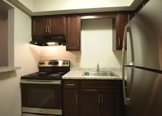Property at Bardstown Forest - 2041 Shady Grove Way, Louisville, KY, 40218, 0 beds, 1 bath, [object Object]