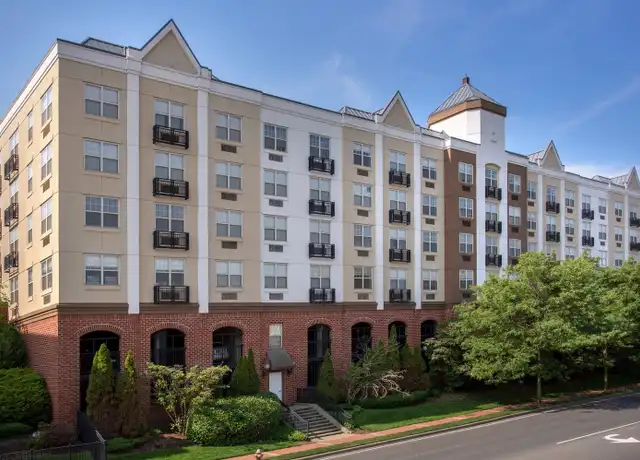 Property at 100 Glen St Unit N2526, Glen Cove, NY, 11542, 1 bed, 1 bath, [object Object]