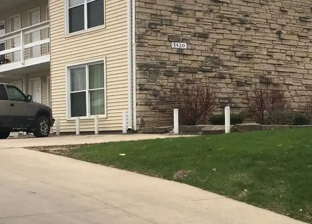Property at 1420 Oakland Rd NE Unit 1420-16, Cedar Rapids, IA, 52402, 1 bed, 1 bath, [object Object]