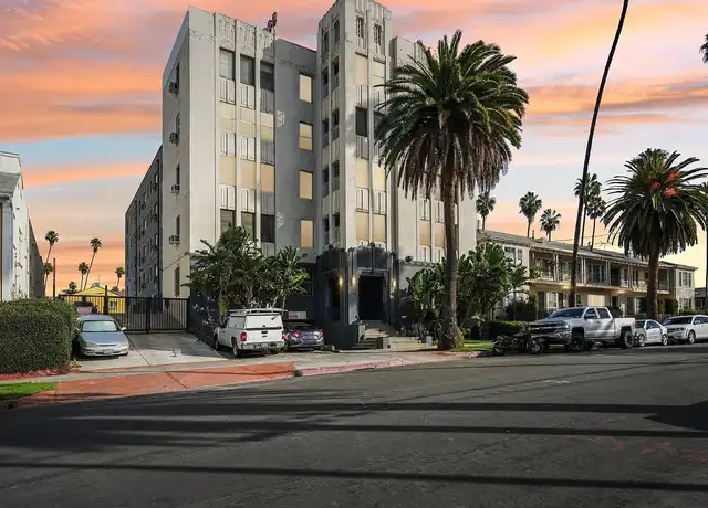 Property at Crestwood Tower - 1036 Menlo Ave, Los Angeles, CA, 90006, 0-1 beds, 1 bath, [object Object]