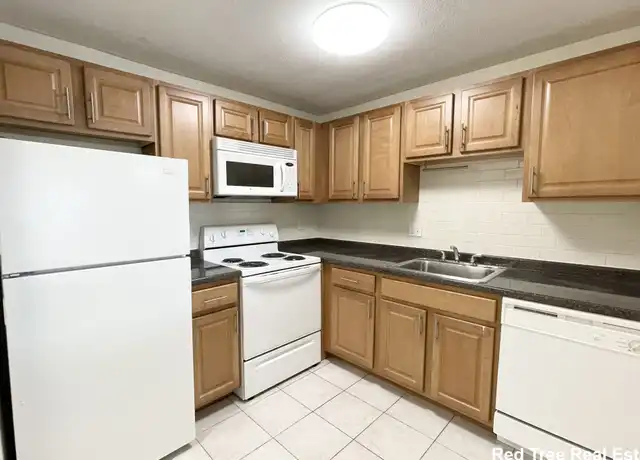 Property at 24 Whites Ave Unit 64, Watertown, MA, 02472, 1 bed, 1 bath, [object Object]