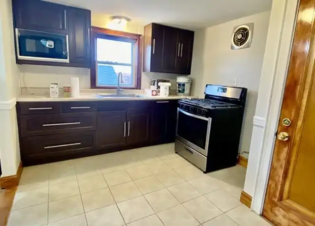 Property at 48 Dimmock St Unit B, Quincy, MA, 02169, 1 bed, 1 bath, [object Object]