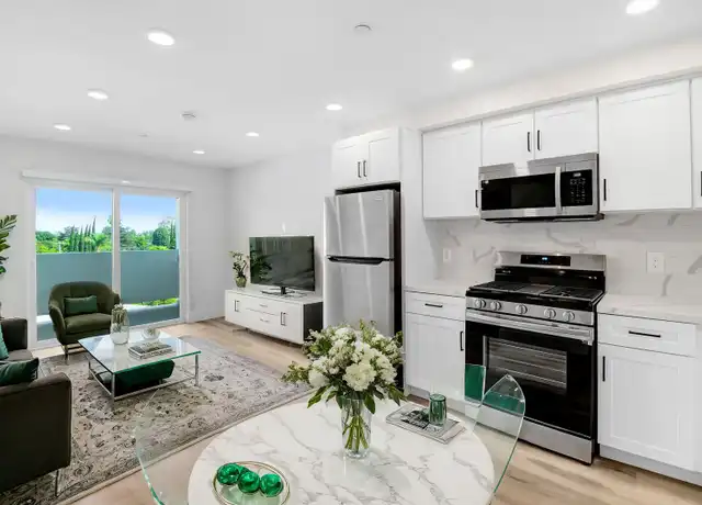 Property at 5400 Carpenter Ave Unit 404, Valley Village, CA, 91607, 1 bed, 1 bath, [object Object]