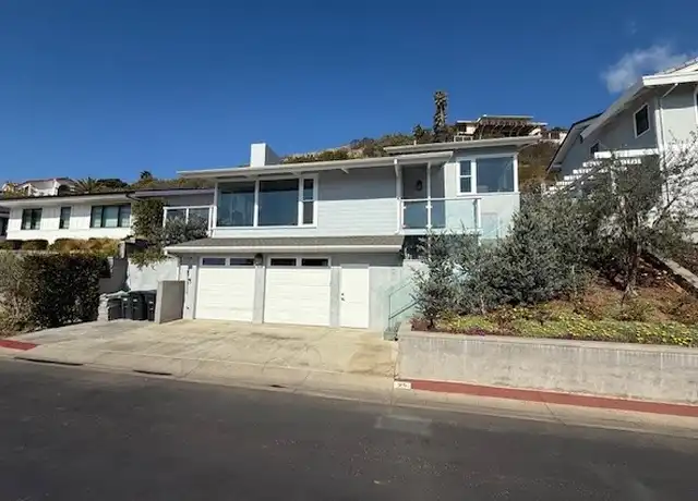 Property at 25 N Vista de la Luna, Laguna Beach, CA, 92651, 2 beds, 2 baths, [object Object]
