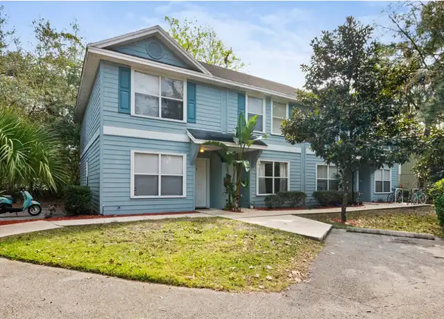 Property at 610 SW 11th Ln, Gainesville, FL, 32601, 2 beds, 3 baths, [object Object]