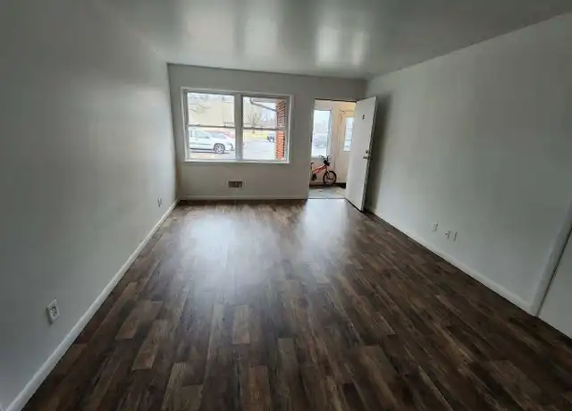 Property at 2317 W Lawrence Ave Unit 8, Springfield, IL, 62704, 2 beds, 1 bath, [object Object]