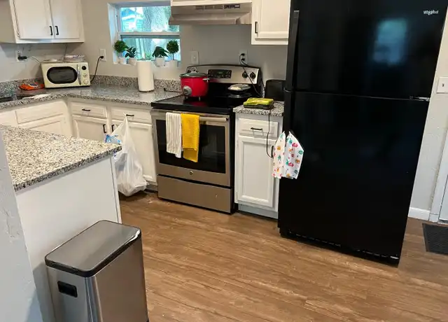 Property at 1623 NE 16th Way, Gainesville, FL, 32609, 3 beds, 1 bath, [object Object]