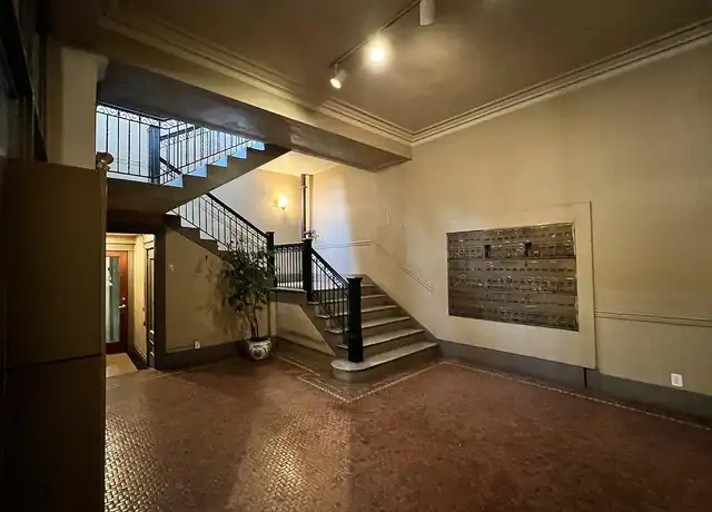 Property at Lindell Park Apartments - 3853 Lindell Blvd, Saint Louis, MO, 63108, 0 beds, 1 bath, [object Object]