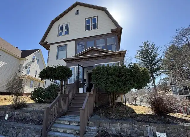 Property at 95 May St Unit 3, Worcester, MA, 01602, 3 beds, 1 bath, [object Object]