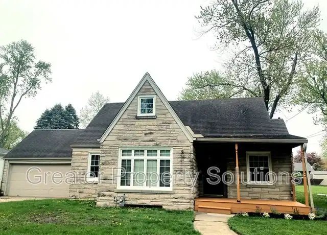 Property at 625 E South St, Crown Point, IN, 46307, 3 beds, 2 baths, [object Object]